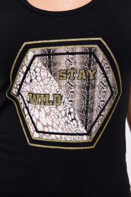 Дамски потник с двоен животински мотив и надпис "Stay Wild". Изработена от 90% памук и 10% еластан. Размерът е универсален и ще бъде подходящ за дами, носещи размери XS, S или M.