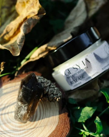 Lumânare cu cristal RELEASE - lavandă, lemn santal, rozmarin, 90g - Img 5
