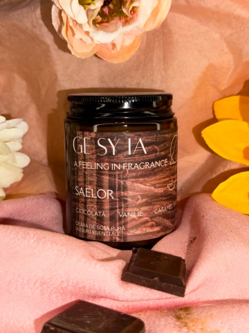 Lumânare parfumată SAELOR - ciocolată, vanilie, caramel sărat 130g