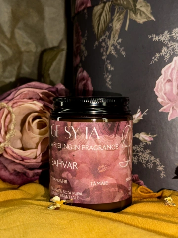 Lumânare parfumată SAHVAR - trandafir, tămâie, bujor 130g - Img 2