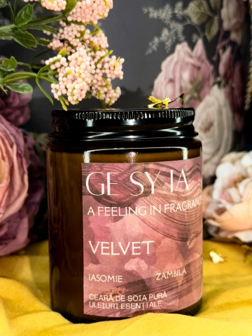 Lumânare parfumată VELVET - iasomie, zambilă, chihlimbar 130g - Img 2