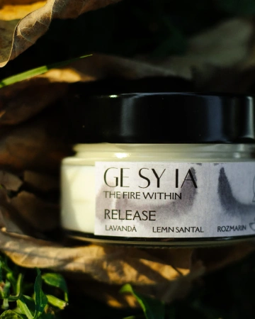 Lumânare cu cristal RELEASE - lavandă, lemn santal, rozmarin, 90g