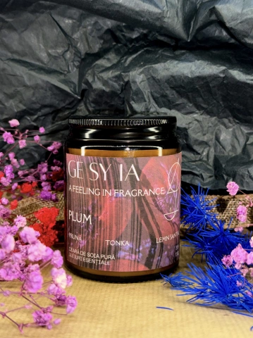 Lumânare parfumată PLUM - prună, tonka, santal 130g