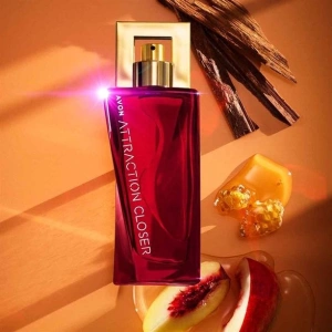 Apă de parfum Avon Attraction Closer pentru femei, 50 ml - floral-lemnoasă cu note de violete, zmeură și mosc alb, parfum elegant și modern - Img 3
