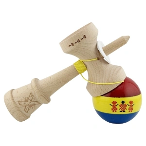 Kendama profesionala din lemn cu rulment metalic, editie Stil Romanesc tricolor, finisaj Super Sticky, cupe mari King Size V3, 18 cm, multicolor - Img 3