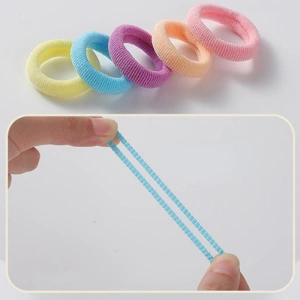 Set 18 elastice par 1.5 cm si 5 cleme 3 cm model iepuras, cutie organizator transparenta, multicolor - Img 5