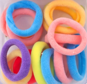 Set 18 elastice par 1.5 cm si 5 cleme 3 cm model iepuras, cutie organizator transparenta, multicolor - Img 12
