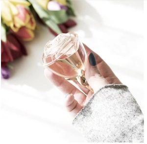Apa de parfum Volare Oriflame 50 ml, parfum floral romantic cu trandafir Damascena si accente delicate de violeta - Img 7