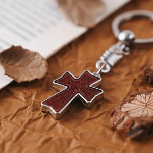 Breloc religios cruce din lemn cu figurina Isus, breloc crestin cu inel metalic pentru chei, accesoriu spiritual compact - Img 2