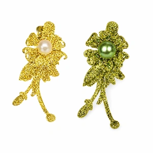 Set 2 agrafe de par aurie si verde 5 x 2 cm, model floral metalizat, accesorii elegante pentru coafuri, prindere rezistenta
