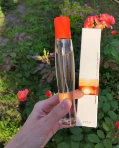 Apa de toaleta Avon Summer White Sunset 50 ml - floral, fructata, pentru femei, cu note dulci de mandarina, iasomie si mosc, perfecta pentru zilele calde de vara si serile relaxante - Img 2