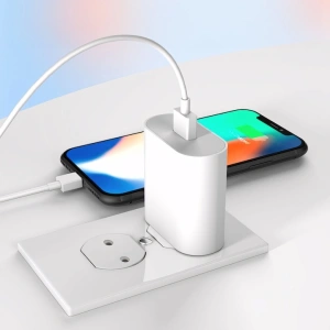 Incarcator retea USB Type-C, fast charge 20W, compact, universal, design alb, compatibil cu smartphone-uri si tablete, ideal pentru calatorii - Img 5