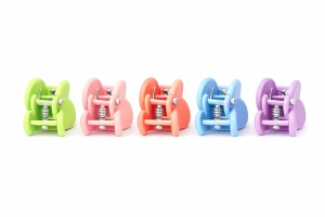 Set accesorii par copii cu cutie organizator, 26 elastice textile 2 cm, 80 elastice cauciuc multicolore si 5 cleme inimioara 0.8 cm - Img 5