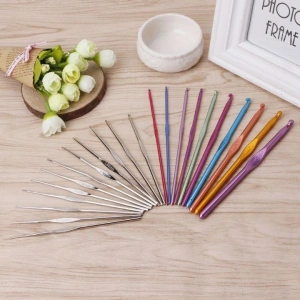 Set de crosetat 100 piese, ace din aluminiu si inox, accesorii complete, husa organizatoare inclusa, ideal pentru incepatori si avansati, multicolor - Img 8