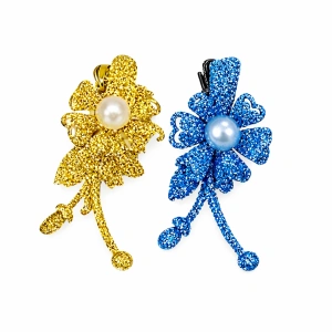 Set 2 agrafe de par aurie si bleu 5 x 2 cm, model floral metalizat, accesorii moderne pentru coafuri elegante