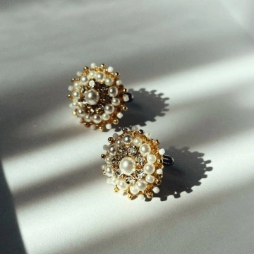 GOLD cufflinks | ALISIA ENCO