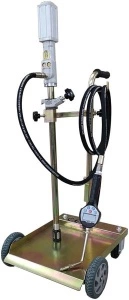 Set distributie ulei mobil; pe butoaie 60l, kitul contine: carucior, furtun de ulei, pistol cu debitmetru, pompa pneumatica, raport pompa: 5:1, lungime furtun: 4m Magneti Marelli