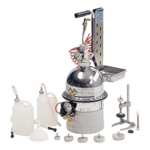 Dispozitiv aerisire si inlocuire lichid frana si sistem ambreiaj hidraulic cu set universal de rezervoare RAASM