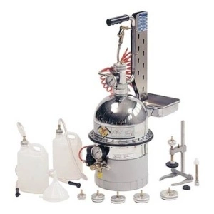 Dispozitiv aerisire si inlocuire lichid frana si sistem ambreiaj hidraulic cu set universal de rezervoare RAASM