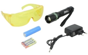 Lampa UV pentru detectare scurgerilor de refirgerant Mastercool, cu functie ZOOM, incarcator si ochelari incluse Magneti Marelli