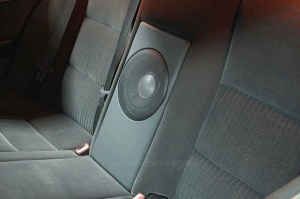 Incinta inchisa subwoofer dedicat BMW Seria 5 E39 Sedan, 200 mm, 8L - Img 3
