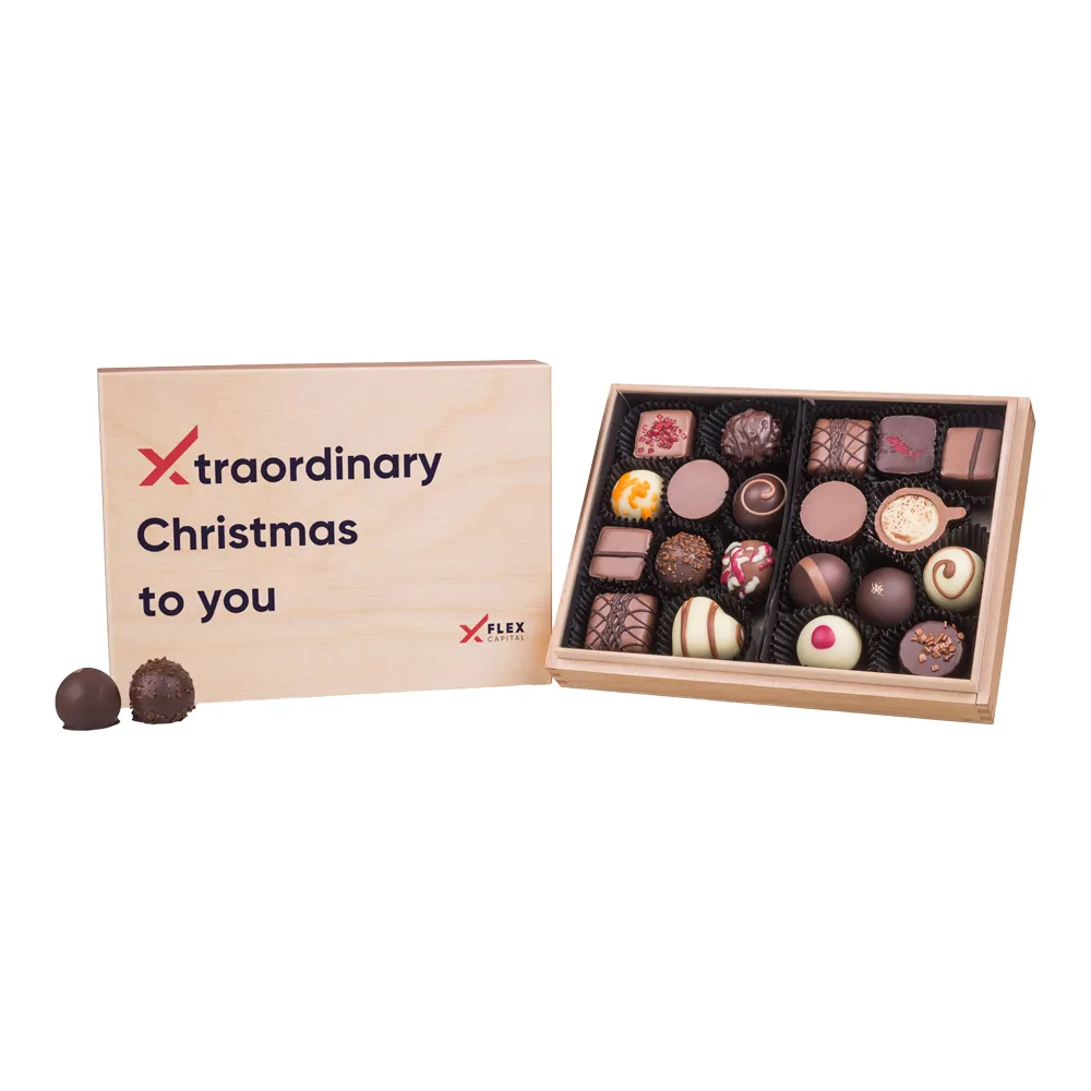 Prezentare cutie din lemn deschis Premiere Midi cu finisaje premium