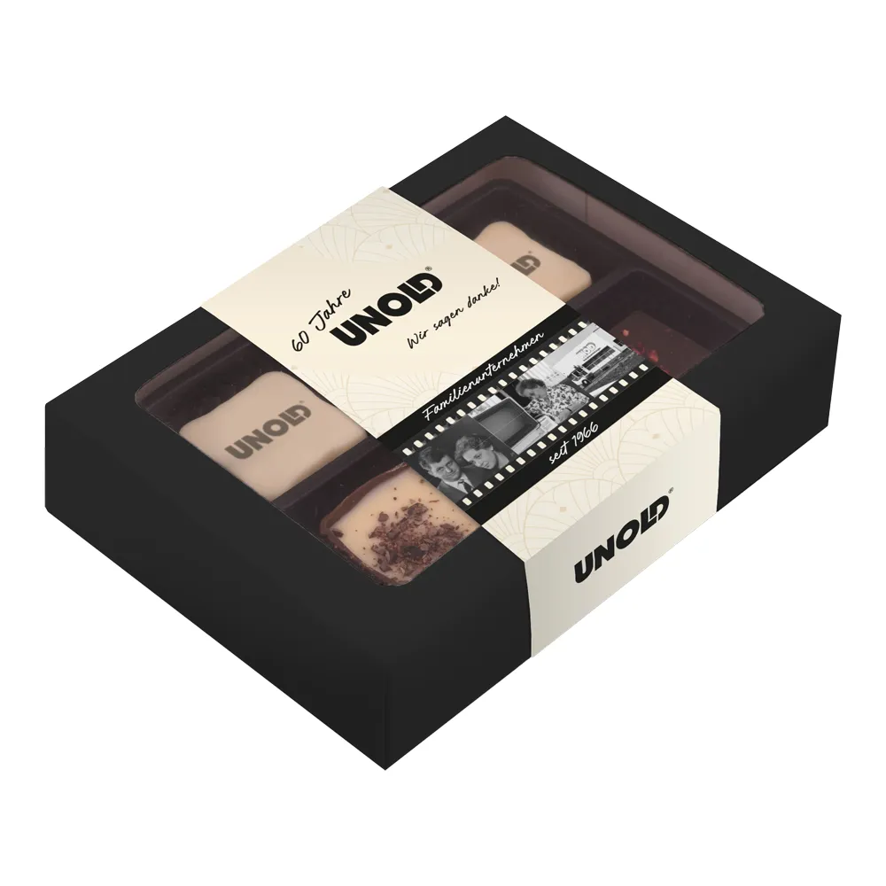 Cutie praline Oxide Sixtet finisată cu banderolă din carton personalizată