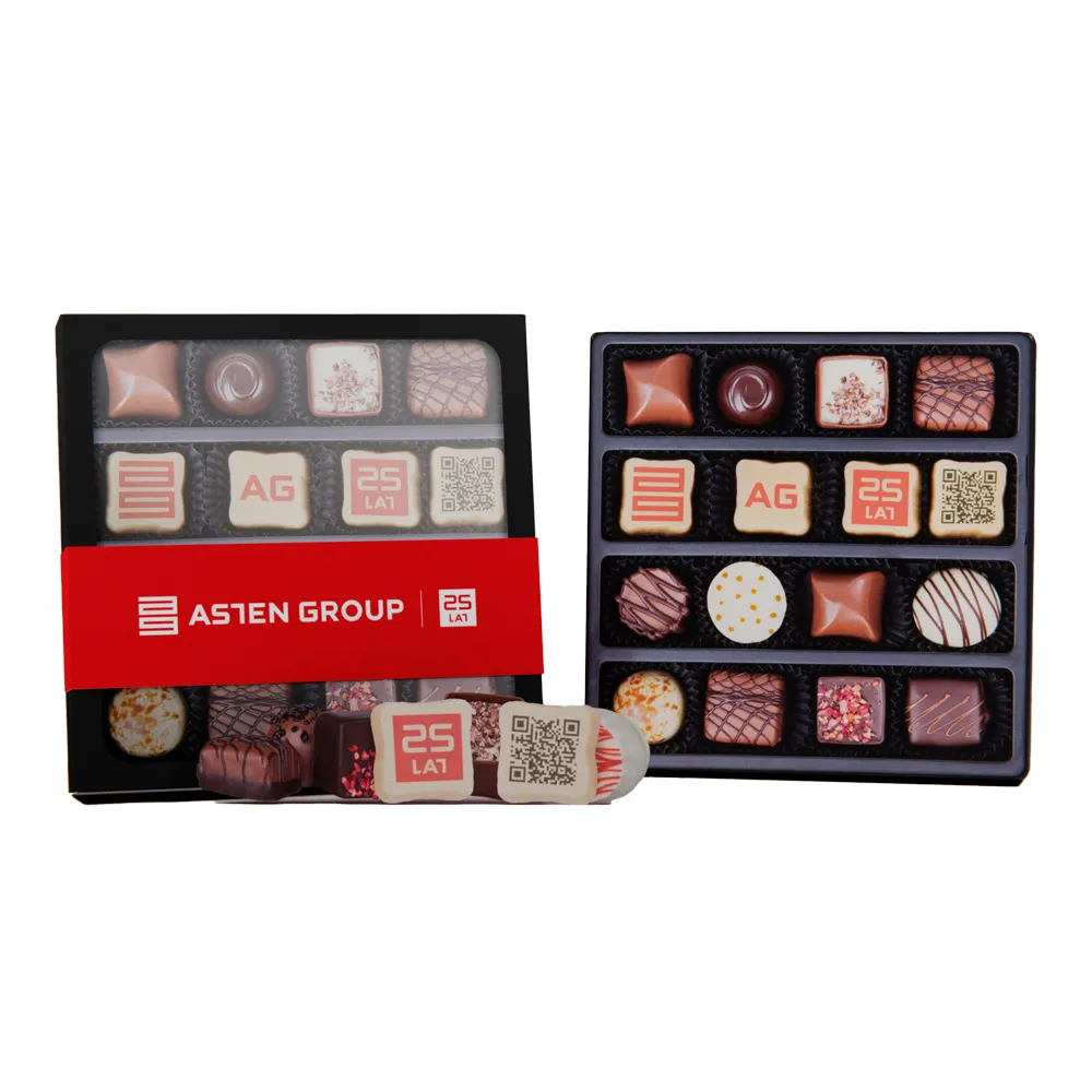 Cutie praline Oxide 16 finisată cu banderolă din carton personalizată