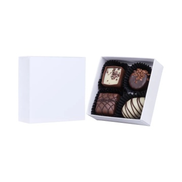 Cutie alba cu 4 praline belgiene personalizabila