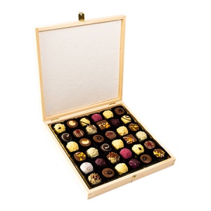 Cutie de lemn cu praline belgiene Xquisite 36