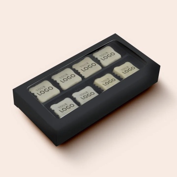 Cutie neagra cu 8 praline personalizate cu logo