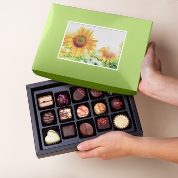 Cutie cu praline din ciocolată Postcard Midi Green - Img 2