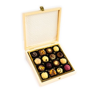 Cutie de lemn cu praline belgiene Xquisite 16