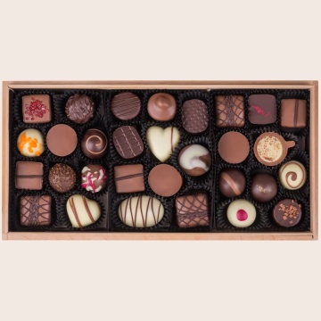 Colectie de 30 praline belgiene artizanale in cutie din lemn Premiere Maxi