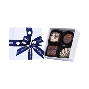 Cutie alba cu 4 praline standard personalizata cu panglica