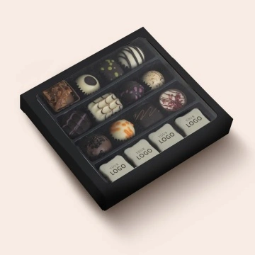 Cutie neagra cu 16 praline belgiene personalizate cu logo