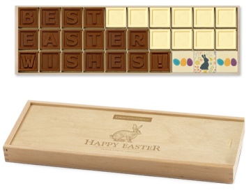 Telegramă din ciocolată cu mesajul "Best Easter Wishes!" în cutie de Paște