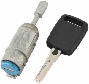 Bal oldali első ajtózár hengerzárbetéttel, Techstar kulccsal, kompatibilis az Audi A6 C5 (1997–2005) modellekkel, OE kód: 4B0837217 / 4B0837217A