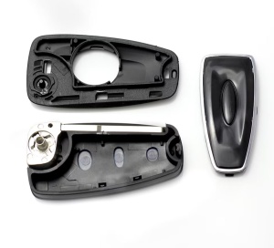 Kit carcasa cheie Ford tip briceag 3 butoane – componente carcasa si lama incluse