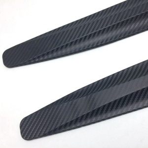 Grosime si textura banda protectie auto din cauciuc model fibra de carbon negru
