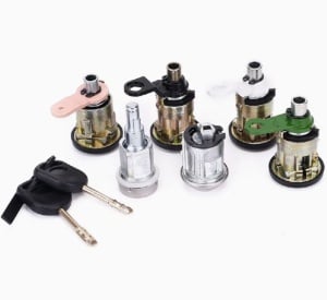 Set 6 cilindri inchidere usi + 2 chei Ford Transit MK5 (1994–2000), piese pe alb, OE 1074762 1112385 95VBB22050BG