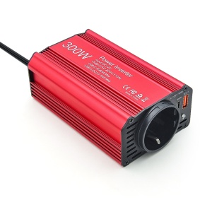 Invertor 300W carcasă roșie – vedere oblică pe alb