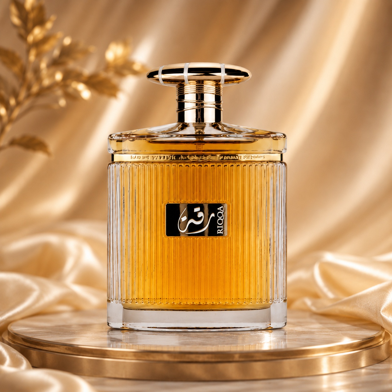 Flacon Riqqa Ard Al Zaafaran 100 ml parfum arăbesc unisex cu lichid auriu și design elegant