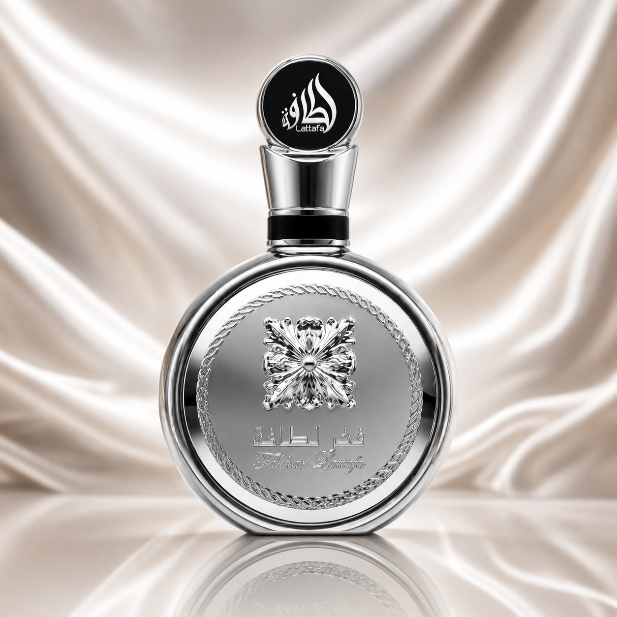 Flacon Fakhar Platin Lattafa Pride 100 ml parfum bărbat argintiu platinat cu capac negru și detalii metalice