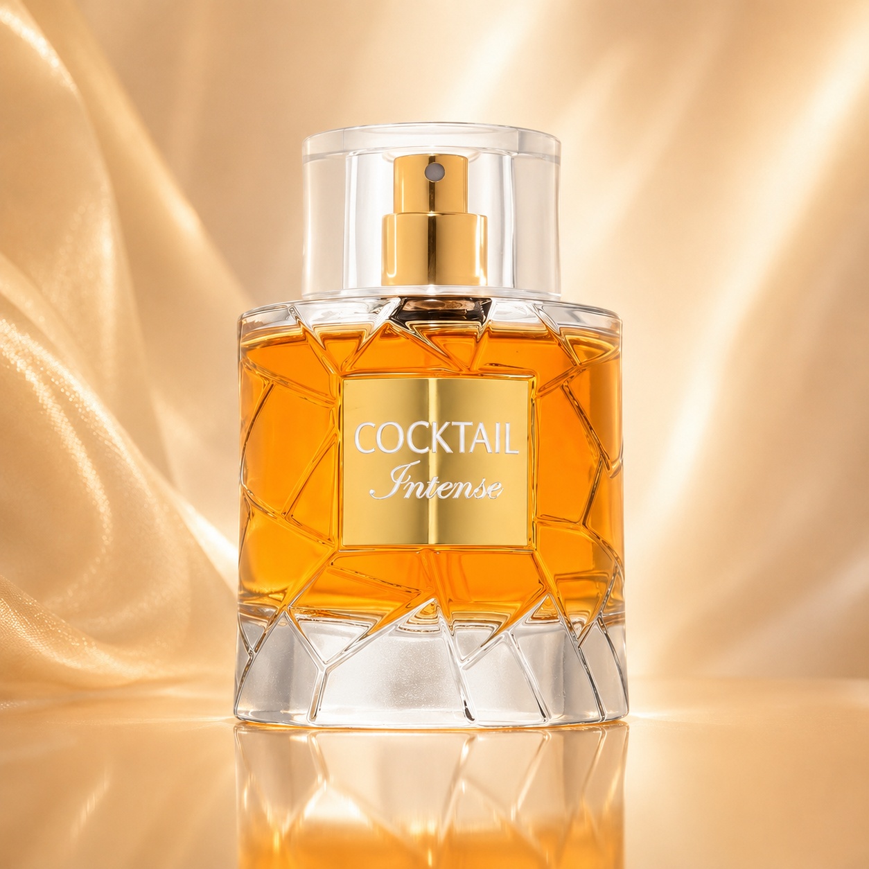 Flacon Cocktail Intense Fragrance World 100 ml Apă de Parfum unisex cu lichid ambrat și detalii aurii