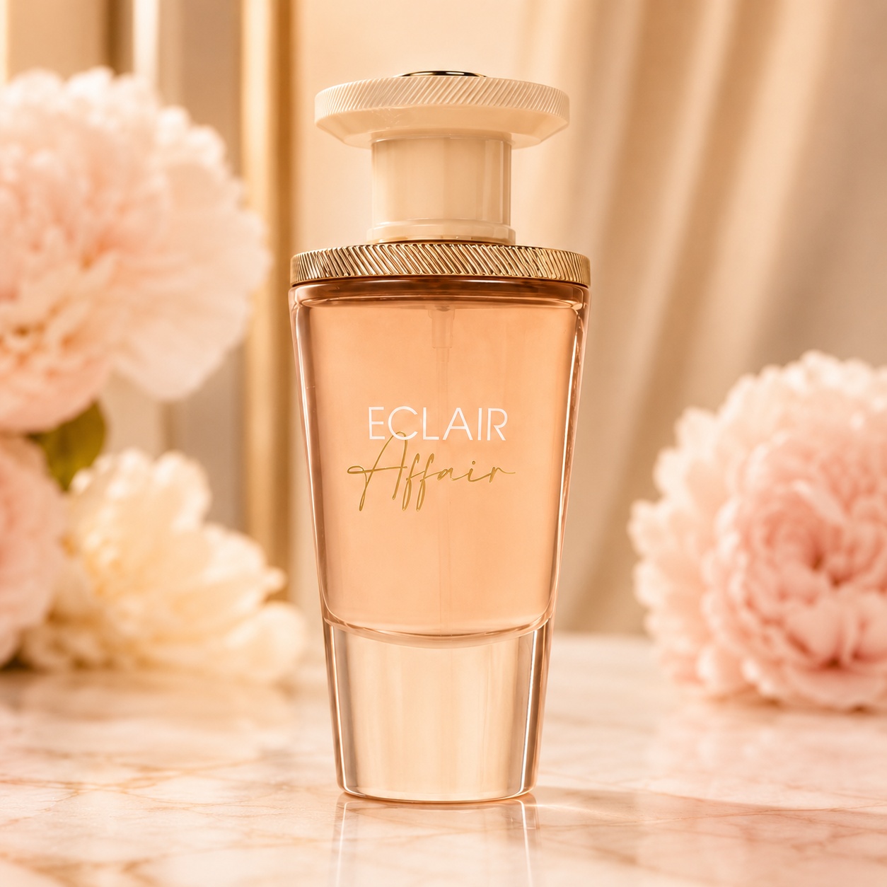 Sticlă parfum Eclair Affair French Avenue 100 ml pe fundal luminos premium