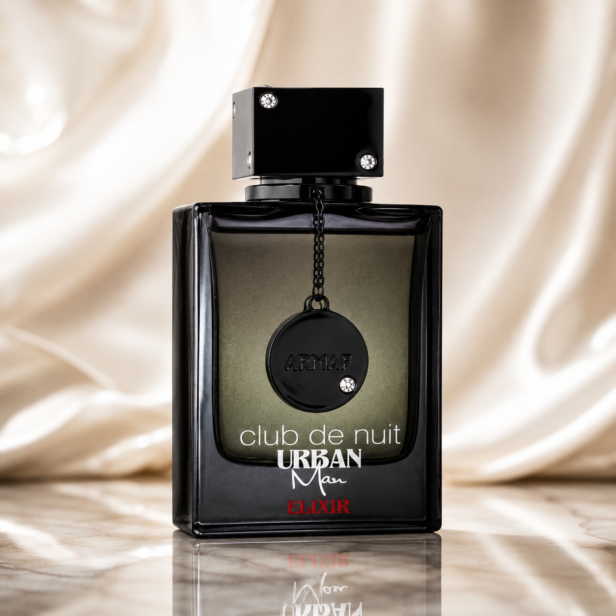Flacon Club De Nuit Urban Man Elixir Armaf 105 ml negru fumuriu cu medalion Armaf și capac pătrat decorat