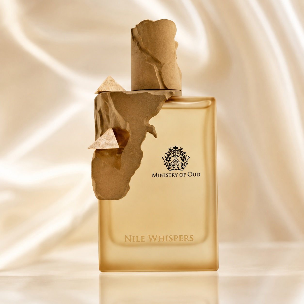 Sticlă parfum Nile Whispers 100ml, parfum arabesc floral acvatic cu accente aurii și design sculptural