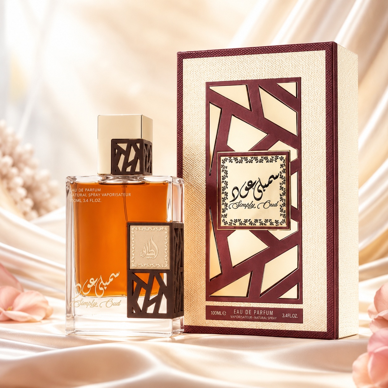 Parfum Arăbesc Simply Oud Lattafa EDP 100 ml Bărbat cu flacon chihlimbar, detalii maro oud și cutie crem vișinie premium