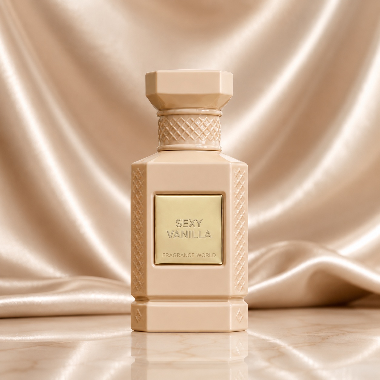 Sticlă parfum Sexy Vanilla Fragrance World, design crem elegant cu placă aurie